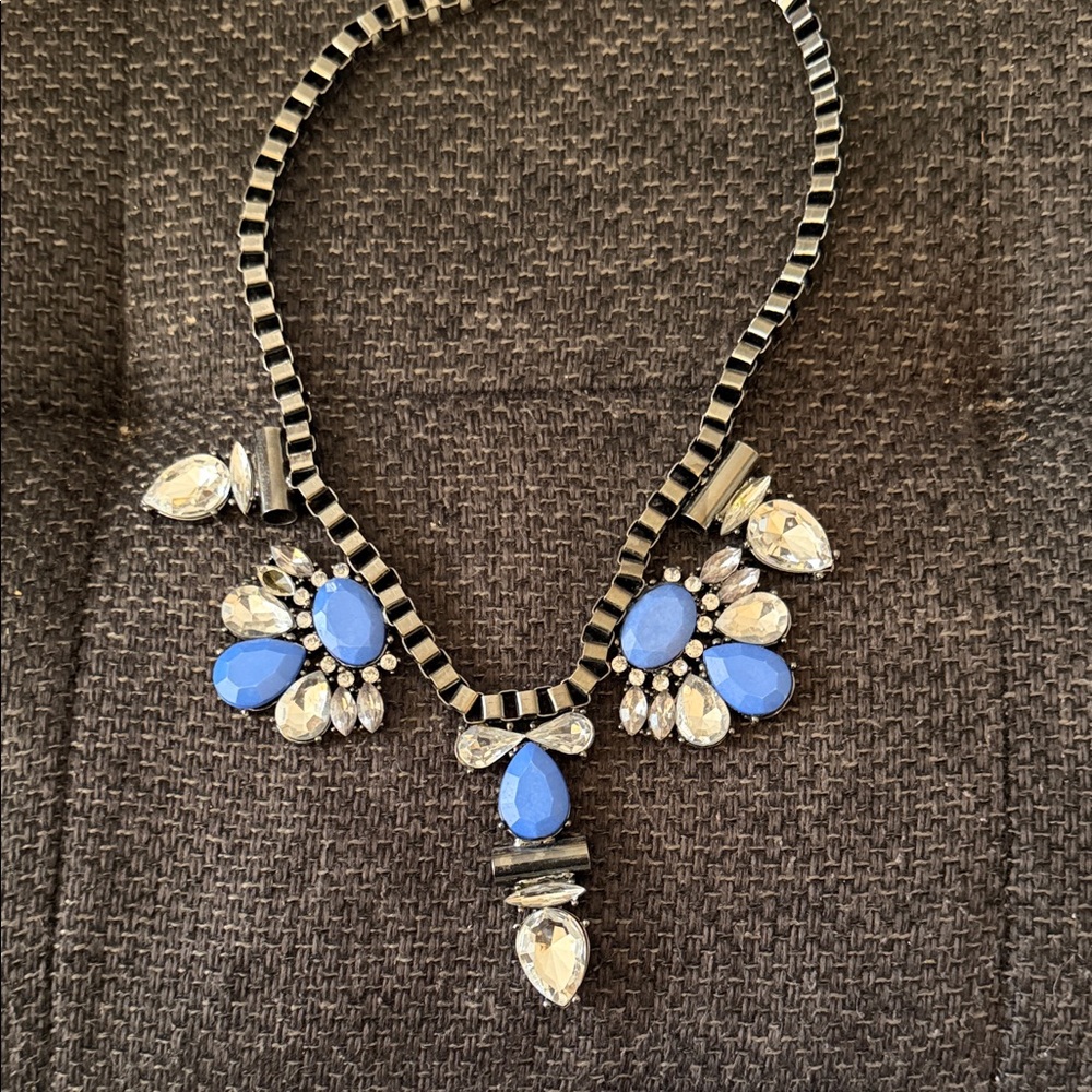 Elegant Blue and Silver Statement Necklace